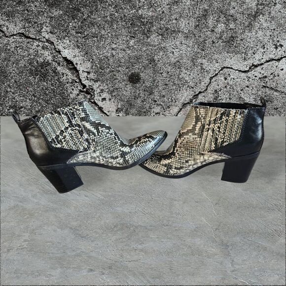 Marc Fisher‎ LTD Women's Unno Snake Print Pointed Toe Leather Boots Size 9.5 M - Picture 2 of 8